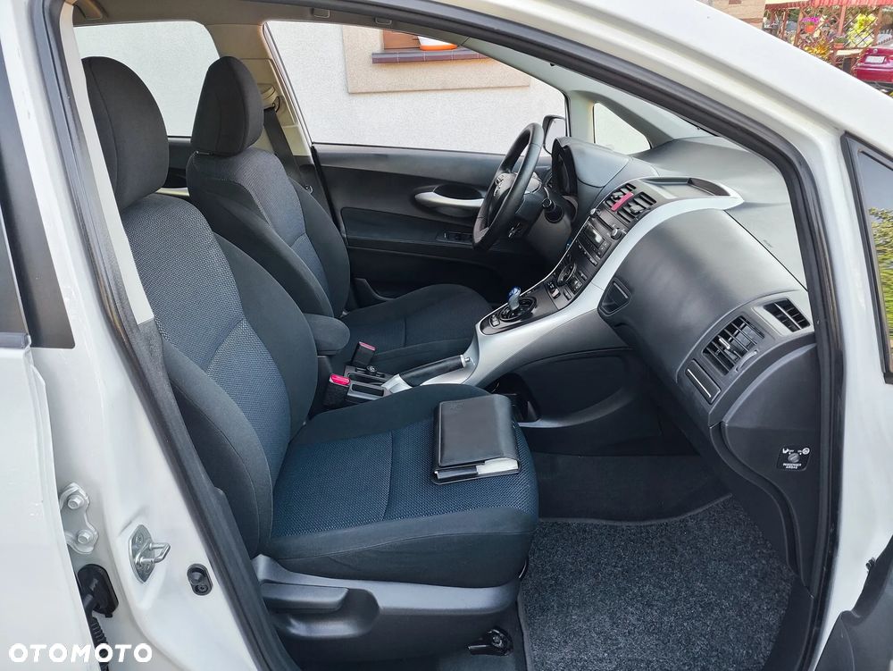 Toyota Auris 1.8 HSD Sol - 19