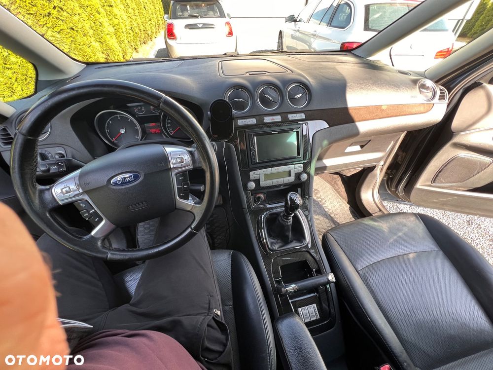 Ford Galaxy 2.0 TDCi Ghia - 16