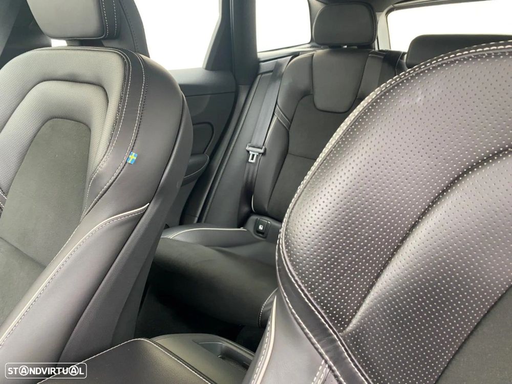 Volvo XC 60 2.0 D4 R-Design Geartronic - 33