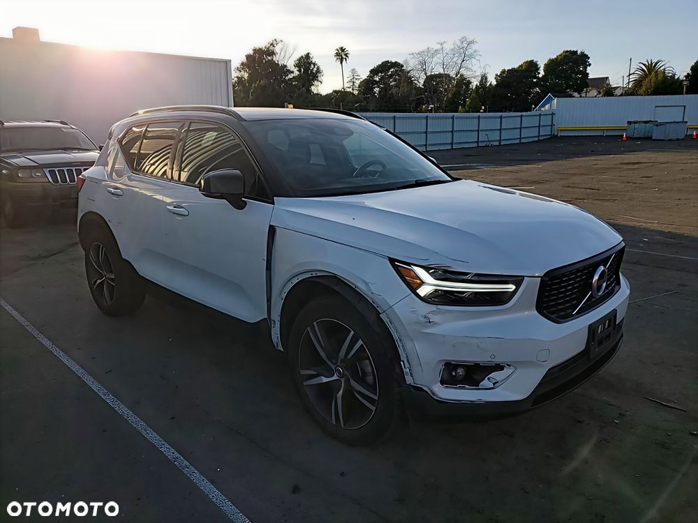 Volvo XC 40 - 3