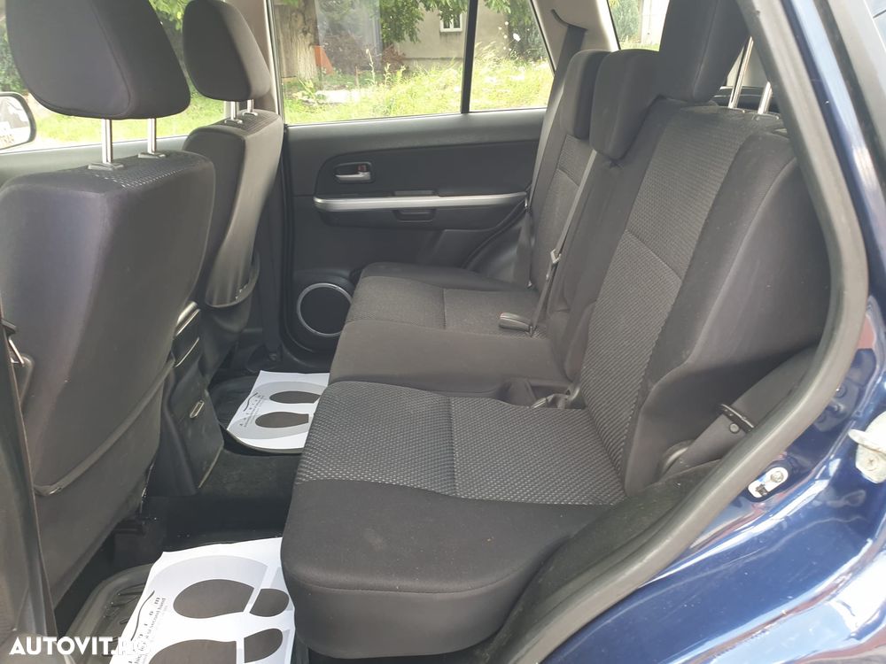 Suzuki Grand Vitara 2.0i JLX Navi - 17