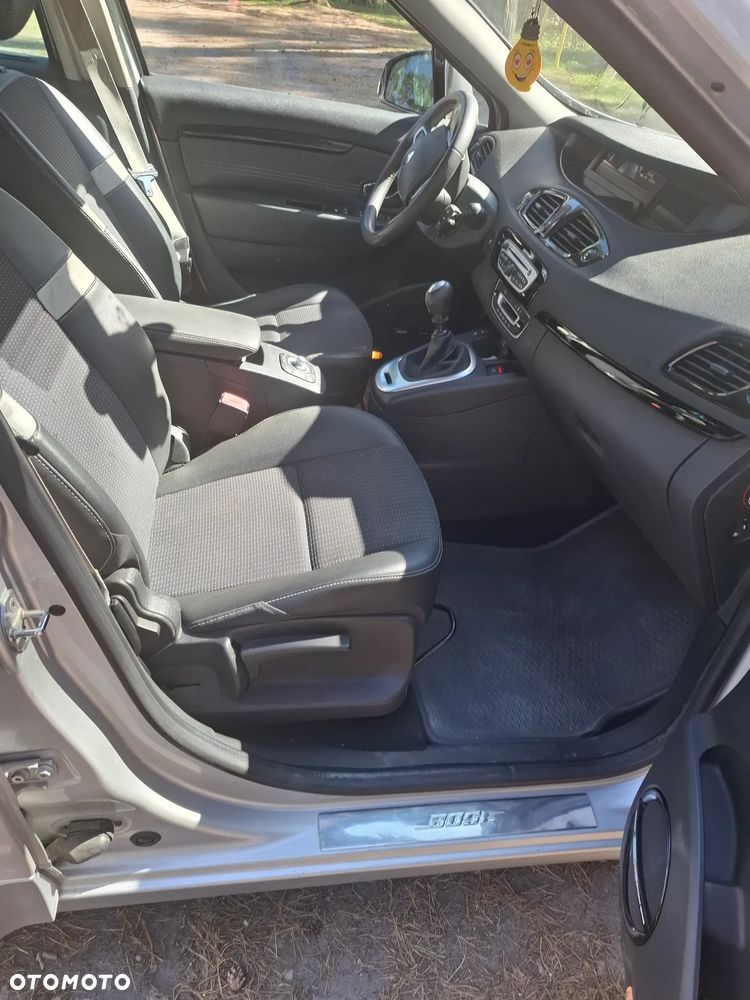 Renault Grand Scenic Energy dCi 130 Start & Stop Bose Edition - 10