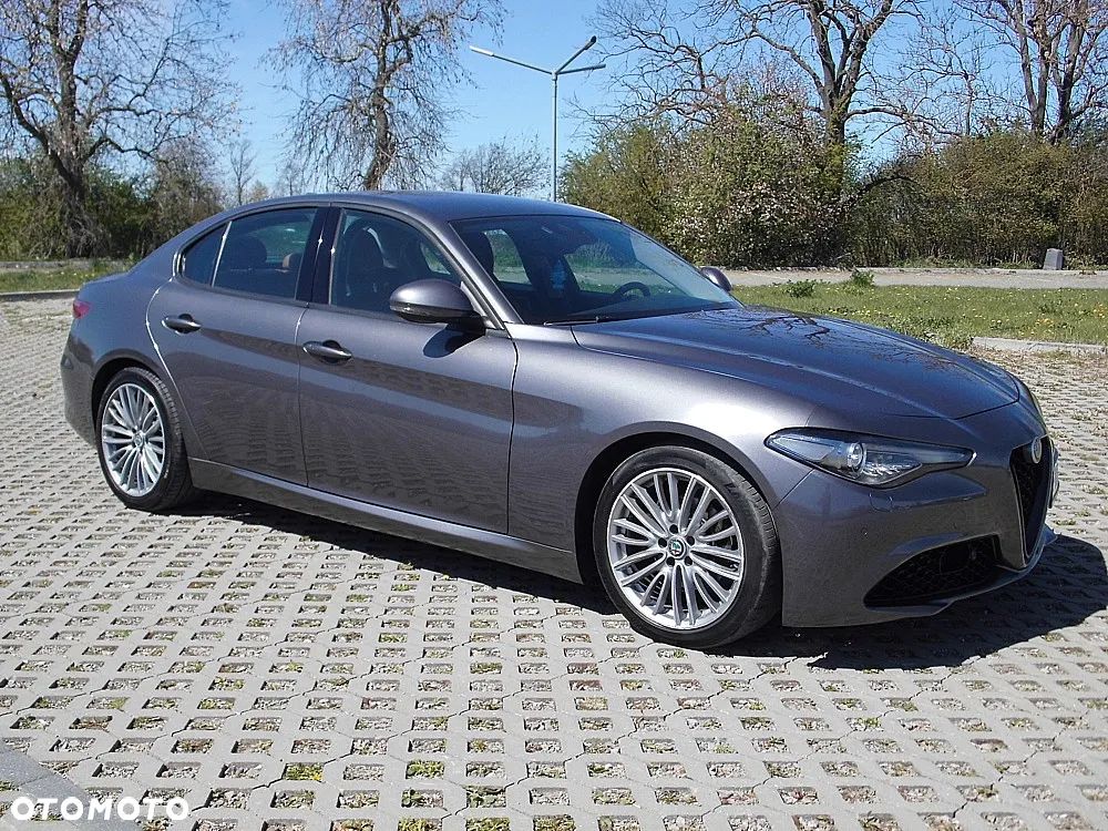 Alfa Romeo Giulia 2.2 AT8 Business - 27