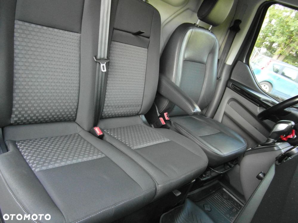 Ford TRANSIT CUSTOM SPORT - 22