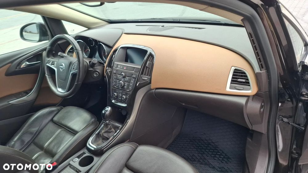 Opel Astra 1.4 Turbo Exklusiv - 9