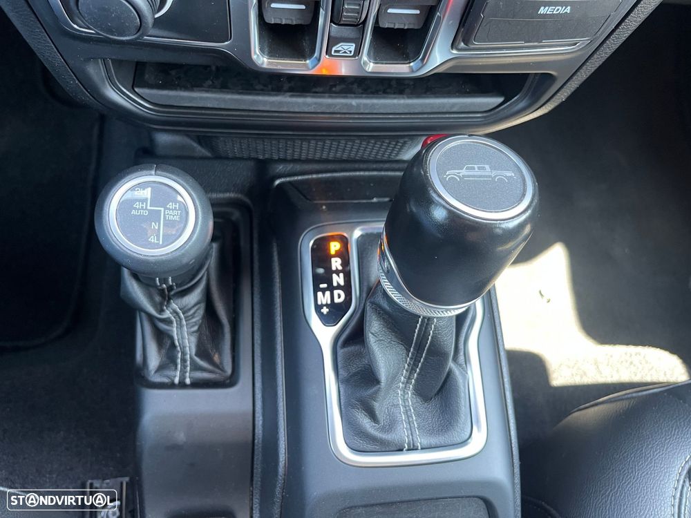 Jeep Gladiator 3.0 CRD Overland AT8 - 24