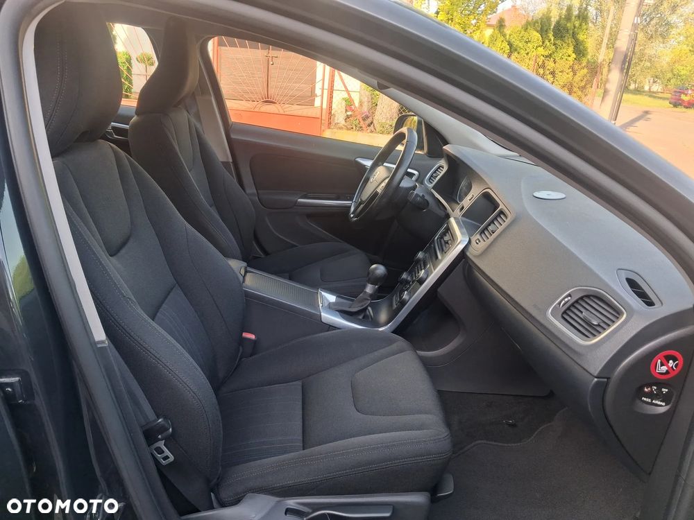 Volvo S60 DRIVe Kinetic - 17