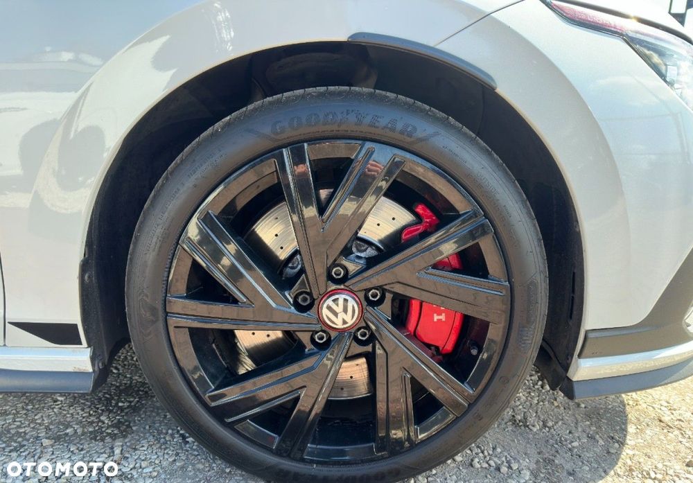 Volkswagen Golf - 13