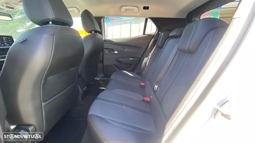 Peugeot e-2008 50 kWh Allure Pack - 23