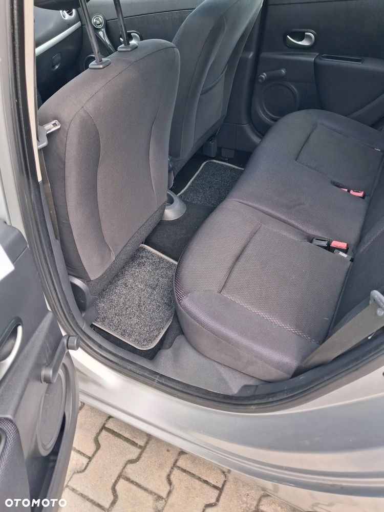 Renault Clio 1.2 16V 75 Night and Day - 15