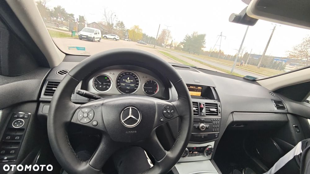 Mercedes-Benz Klasa C 220 CDI DPF Avantgarde - 4