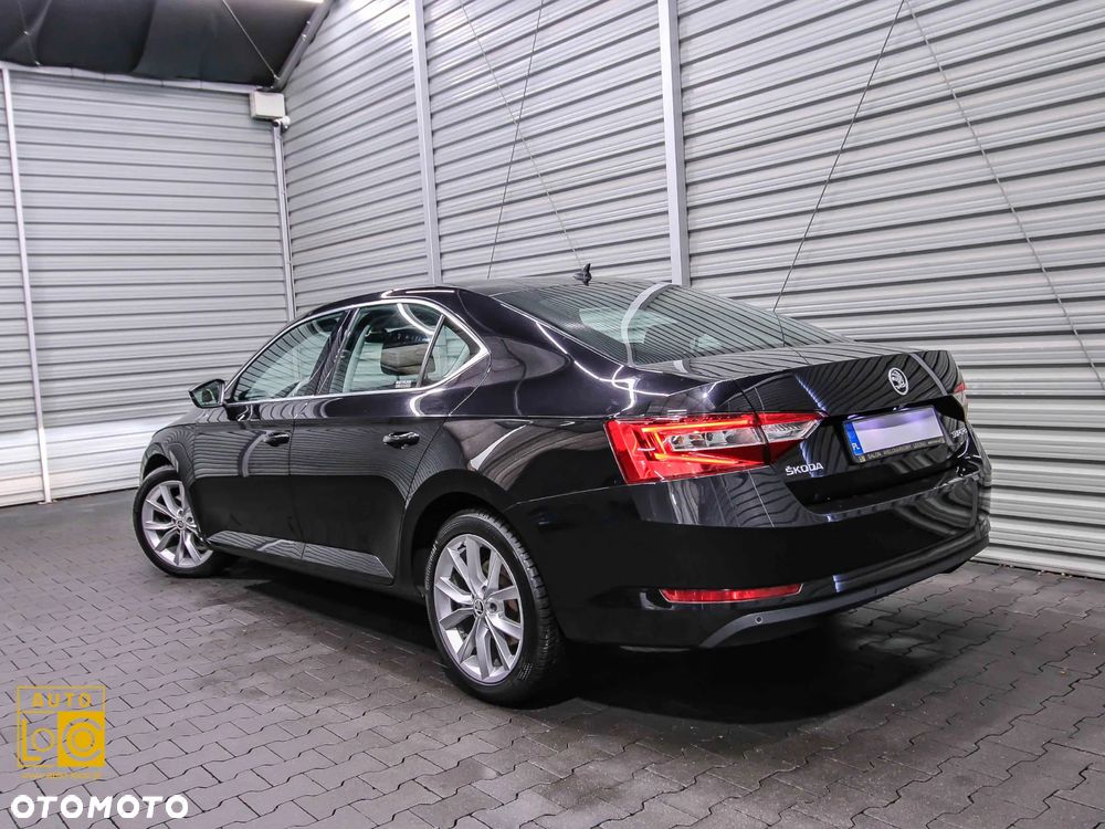 Skoda Superb 2.0 TDI Style DSG - 4