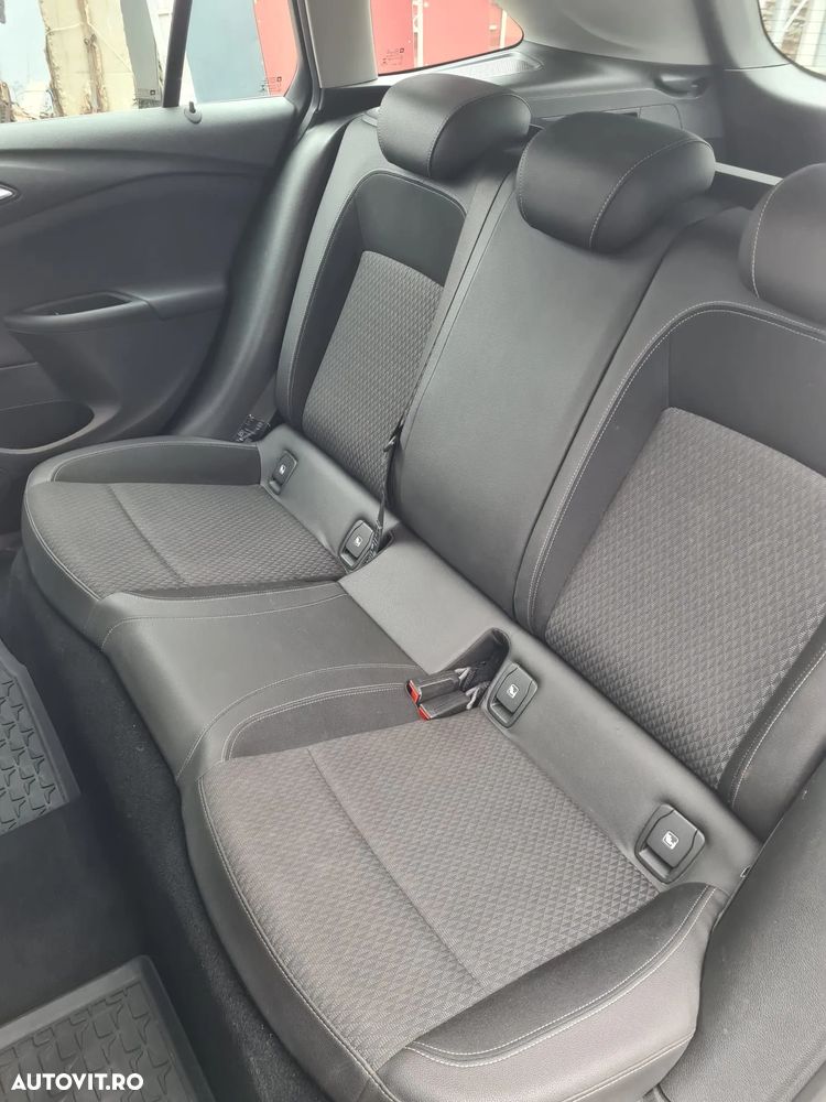 Opel Astra Sport Tourer Turbo 1.4 ECOTEC Dynamic - 18