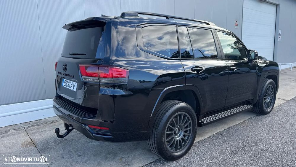 Toyota Land Cruiser LC 300 70th Anniversary - 14