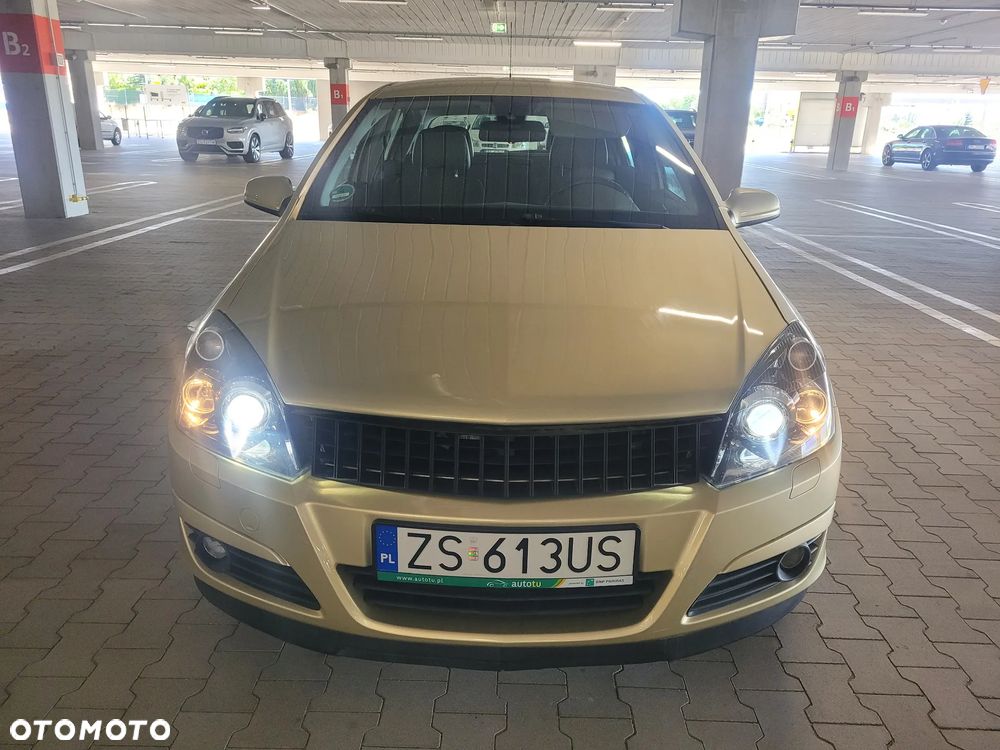 Opel Astra 2.0 Turbo Cosmo - 23