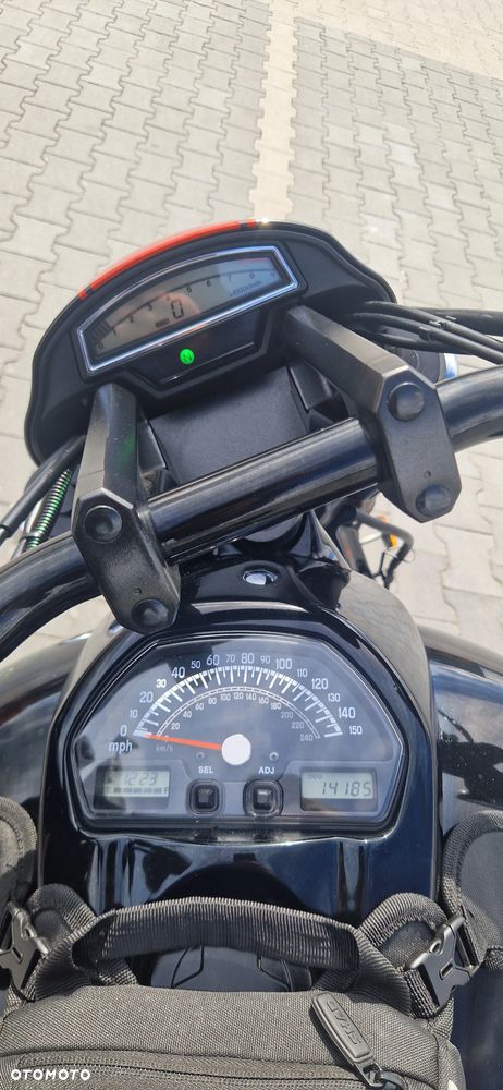 Suzuki Boulevard - 24