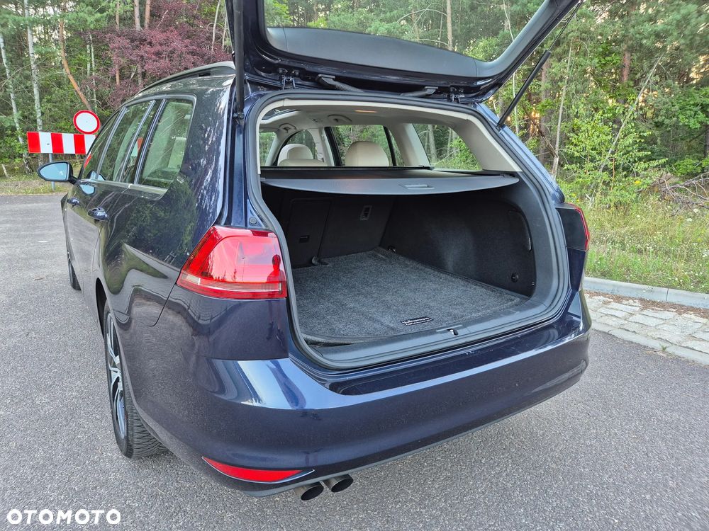Volkswagen Golf - 6