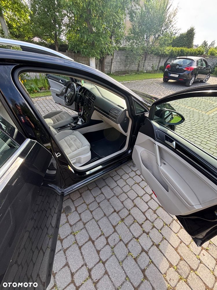Volkswagen Golf - 2