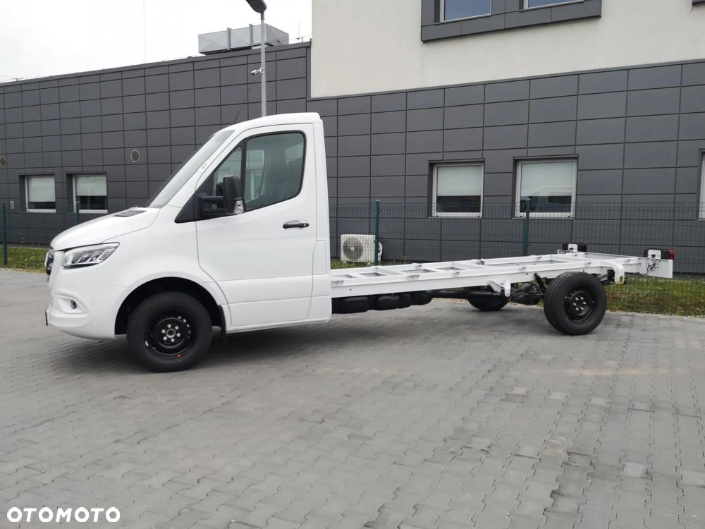 Mercedes-Benz Sprinter - 3