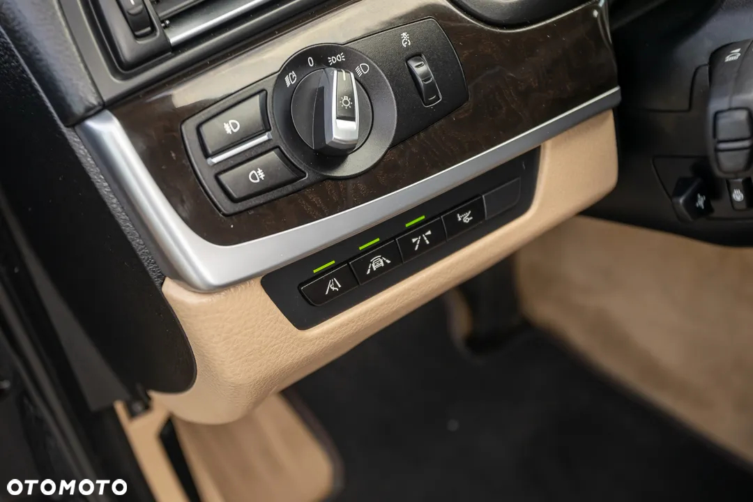 BMW Seria 5 530d xDrive Luxury Line - 26