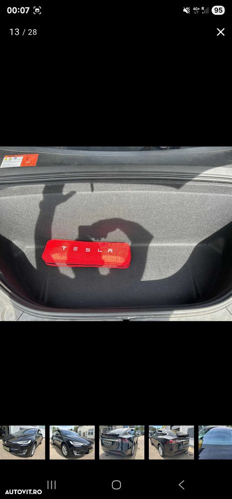 Tesla Model X - 10