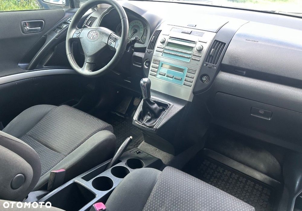 Toyota Corolla Verso - 14