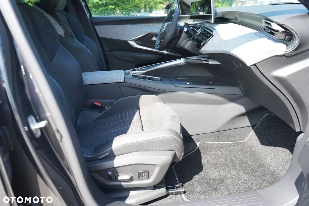 Peugeot 5008 1.2 PureTech mHEV GT Exclusive S&S e-DCS6 - 13