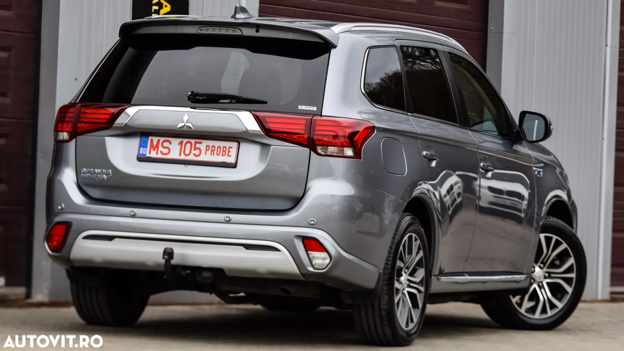 Mitsubishi Outlander PHEV 2.4 L 4X4 Instyle+ - 5