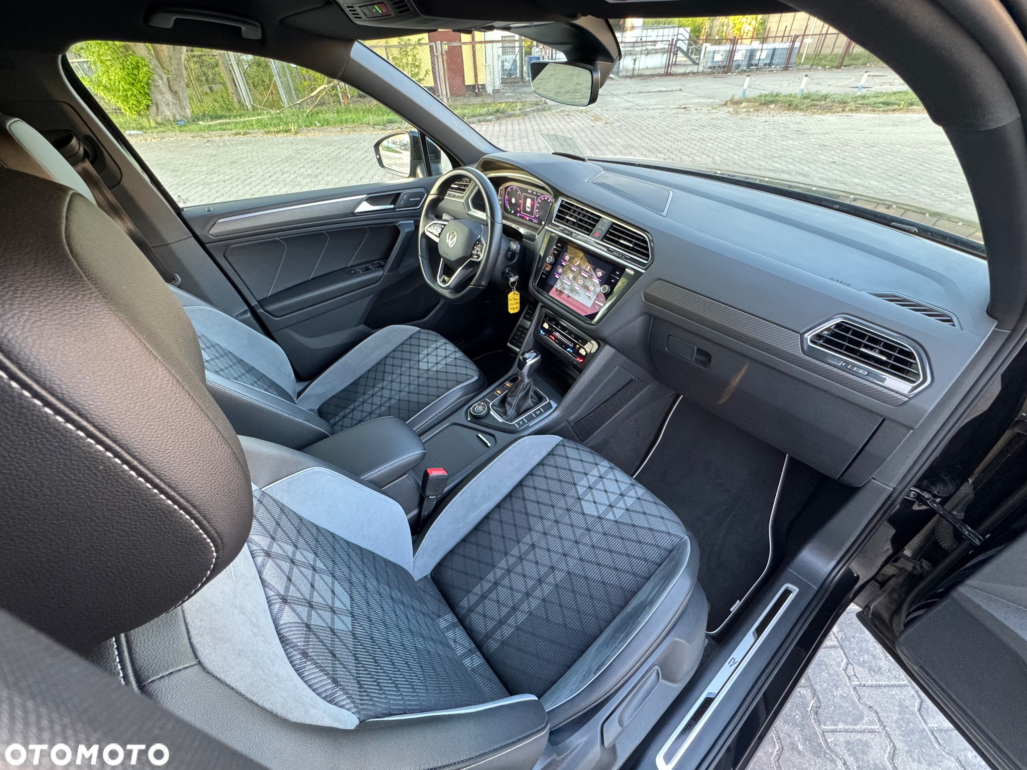 Volkswagen Tiguan 2.0 TDI SCR 4Mot R-Line DSG - 17