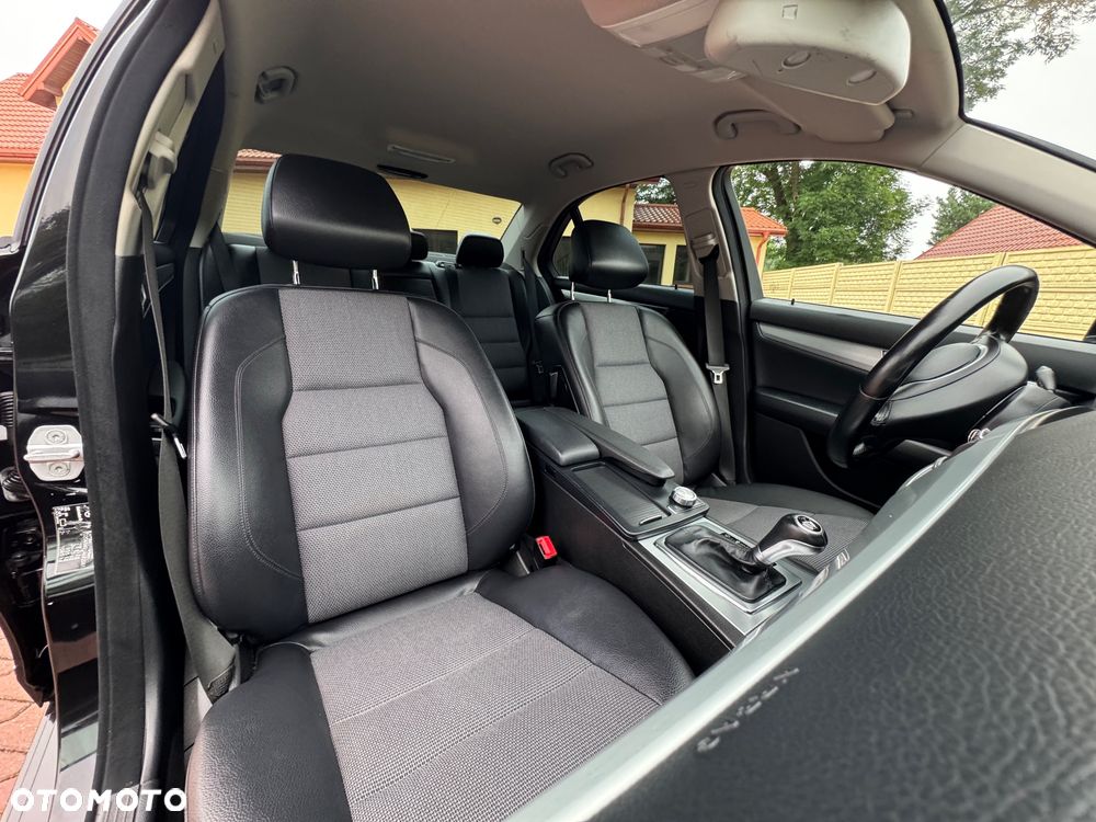 Mercedes-Benz Klasa C 180 BlueEFFICIENCY 7G-TRONIC Avantgarde - 38