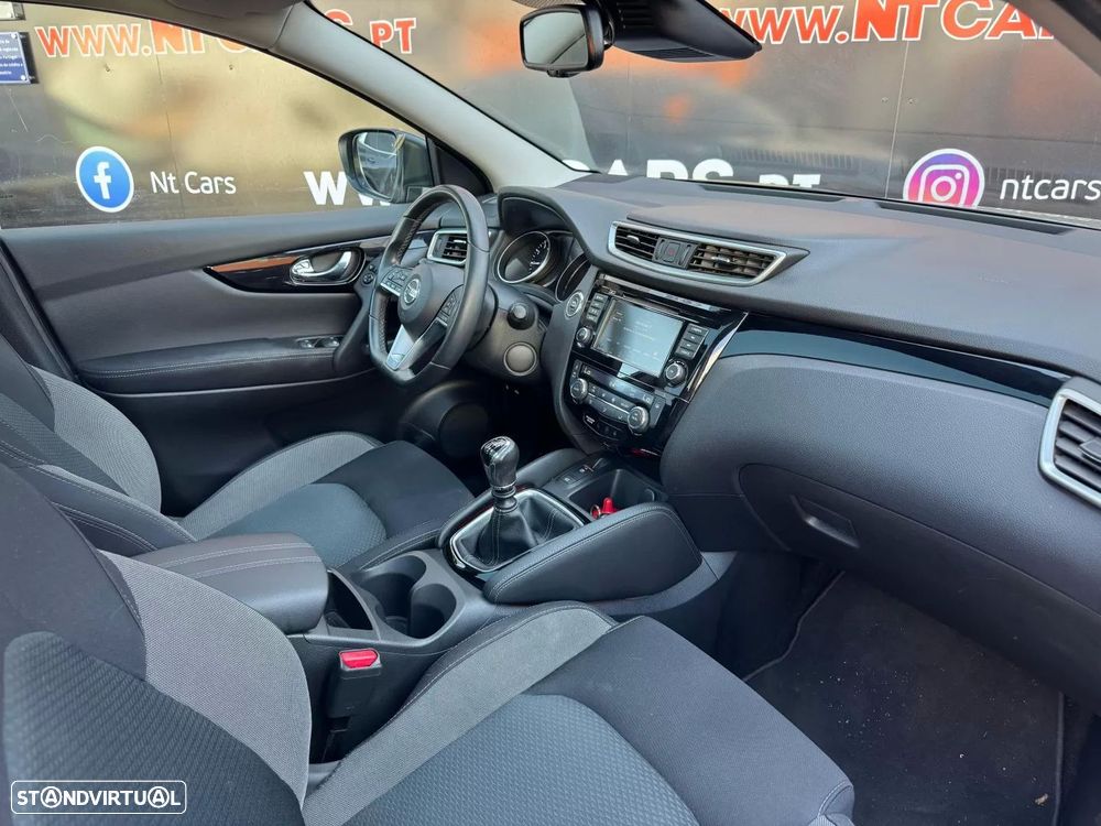 Nissan Qashqai 1.3 DIG-T N-Connecta J18 - 17
