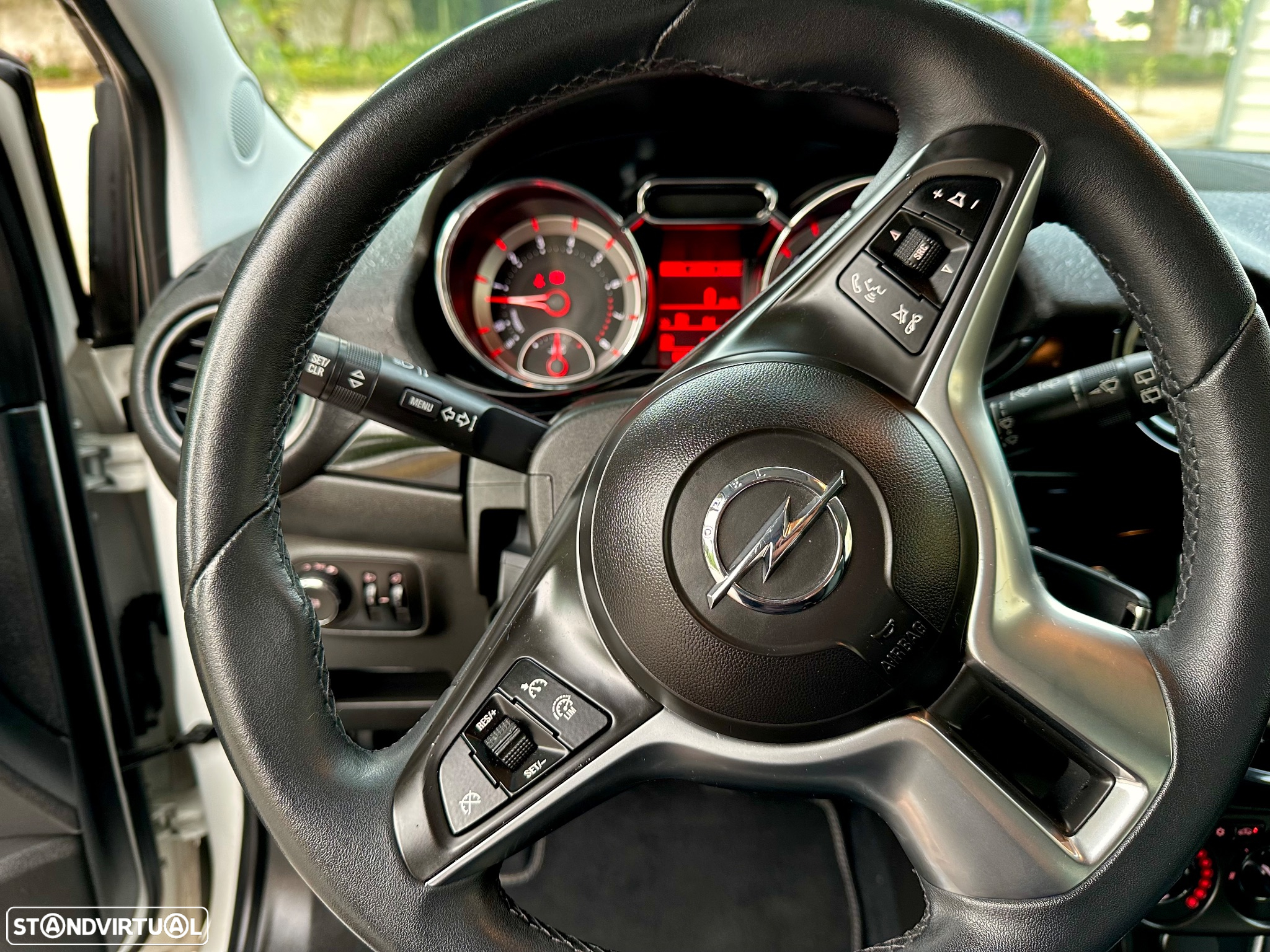 Opel Adam 1.2 Glam - 23