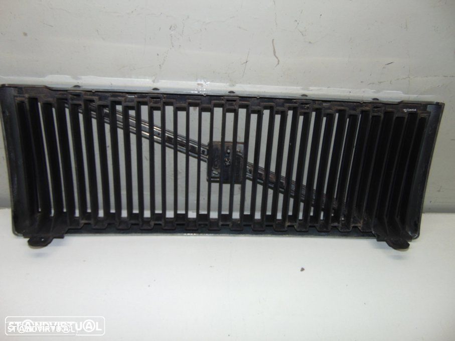 Volvo 740 - grelha frontal - 1