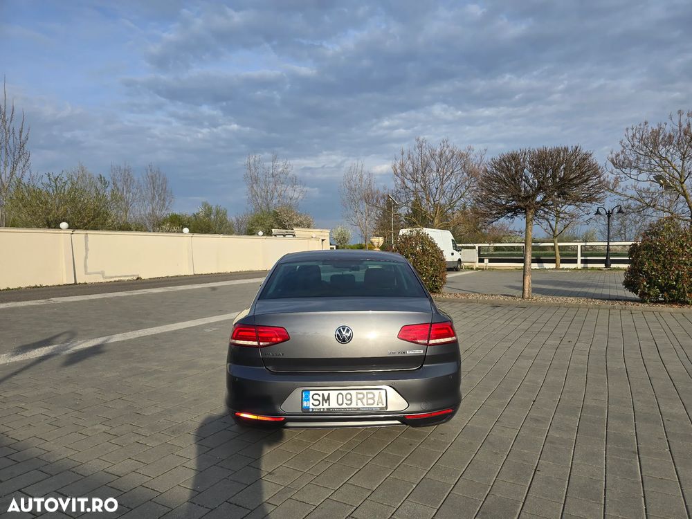 Volkswagen Passat 2.0 TDI DSG Comfortline - 19