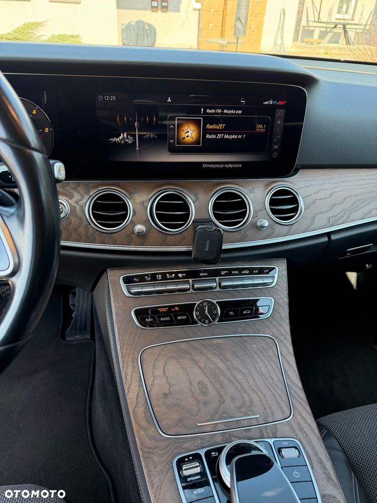 Mercedes-Benz Klasa E 220 d 4-Matic Business Edition 9G-TRONIC - 12