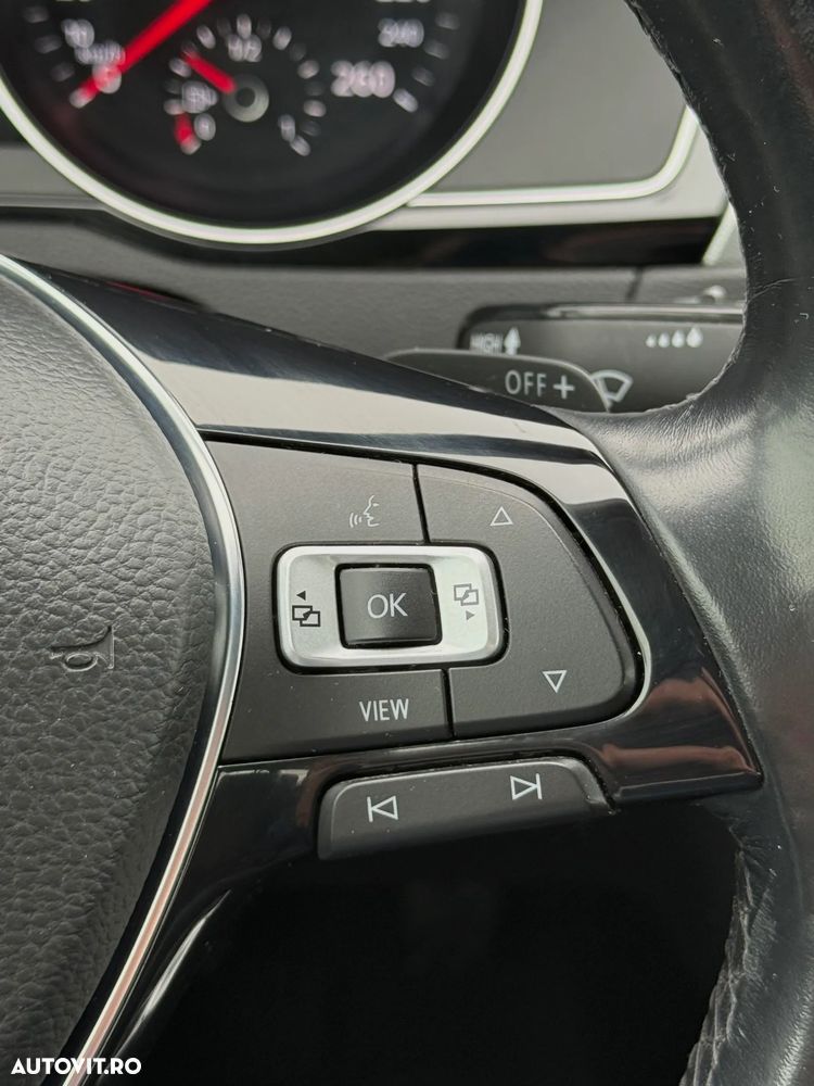 Volkswagen Passat 2.0 TDI DSG Comfortline - 29