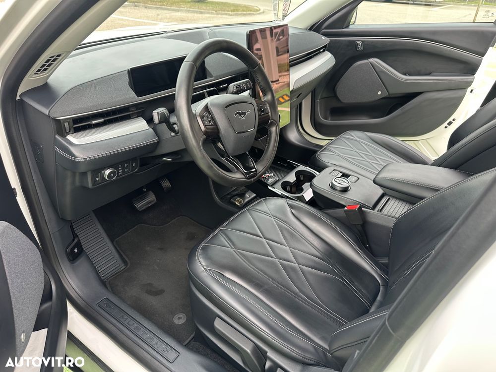 Ford Mustang Mach-E Standard - 11