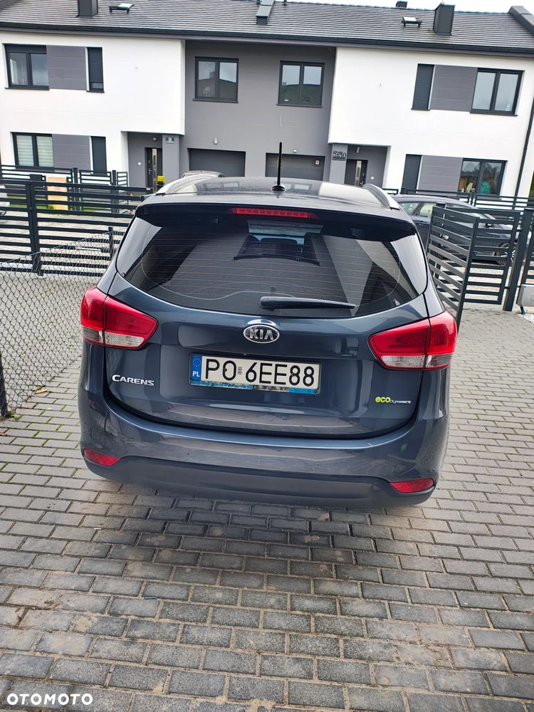 Kia Carens 1.7 CRDi L 7os - 8