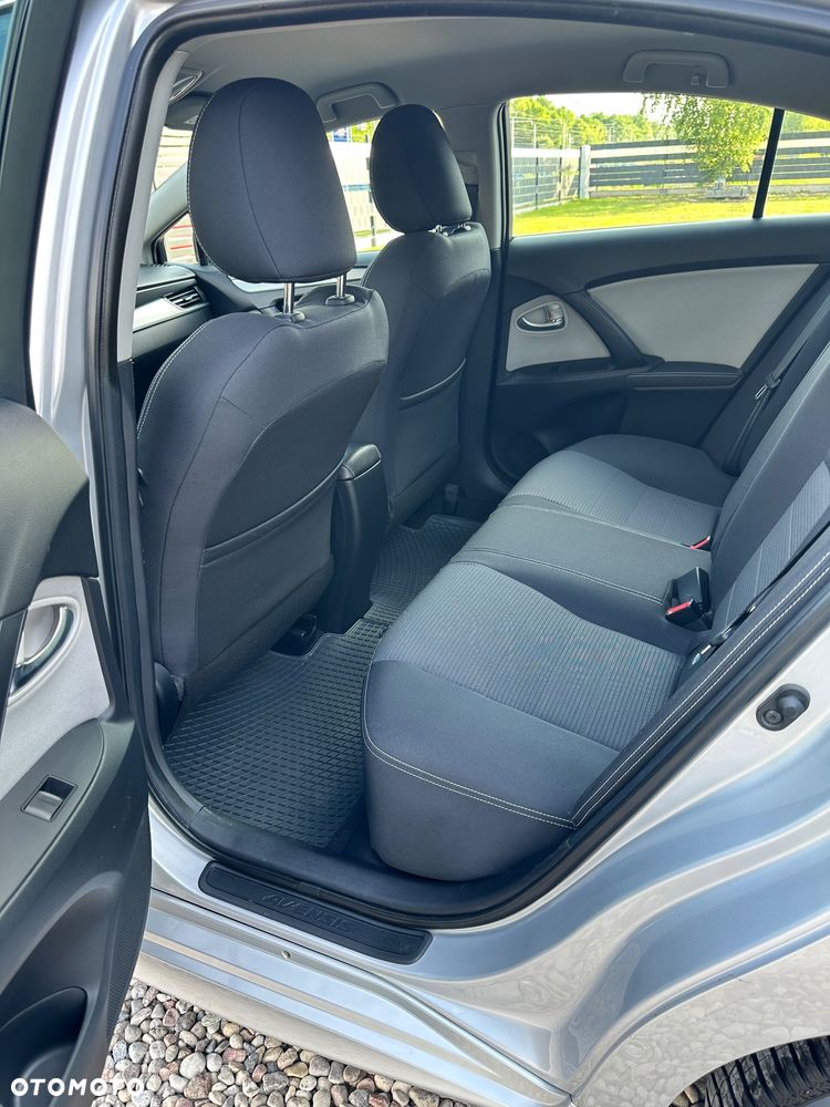 Toyota Avensis 1.8 Active - 25