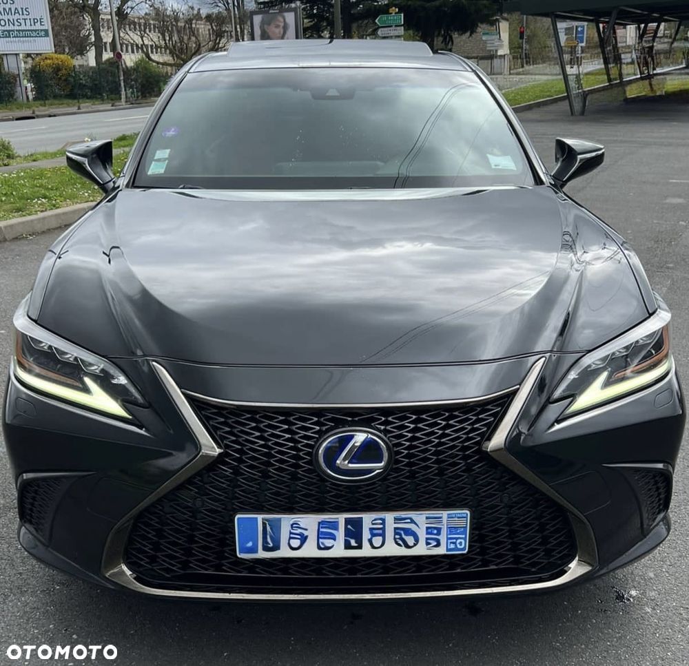 Lexus ES 300h F Sport - 1