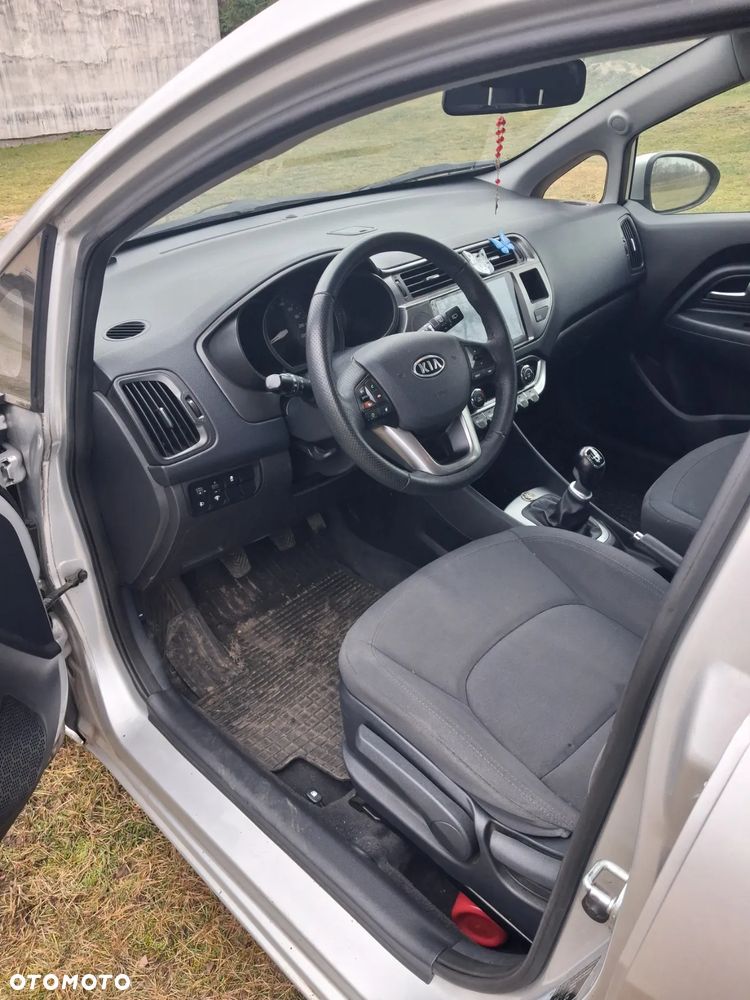 Kia Rio 1.4 L - 7
