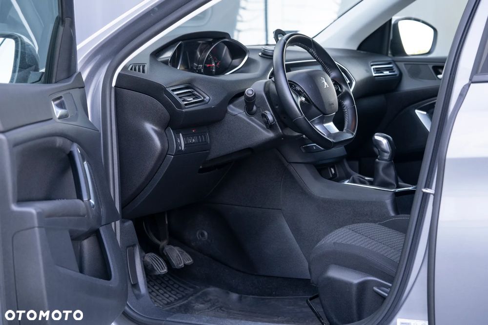 Peugeot 308 1.2 PureTech GPF Active S&S - 6