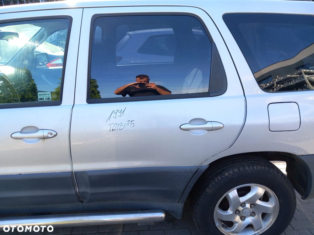 MAZDA TRIBUTE DRZWI LEWE TYLNE LEWY TYŁ