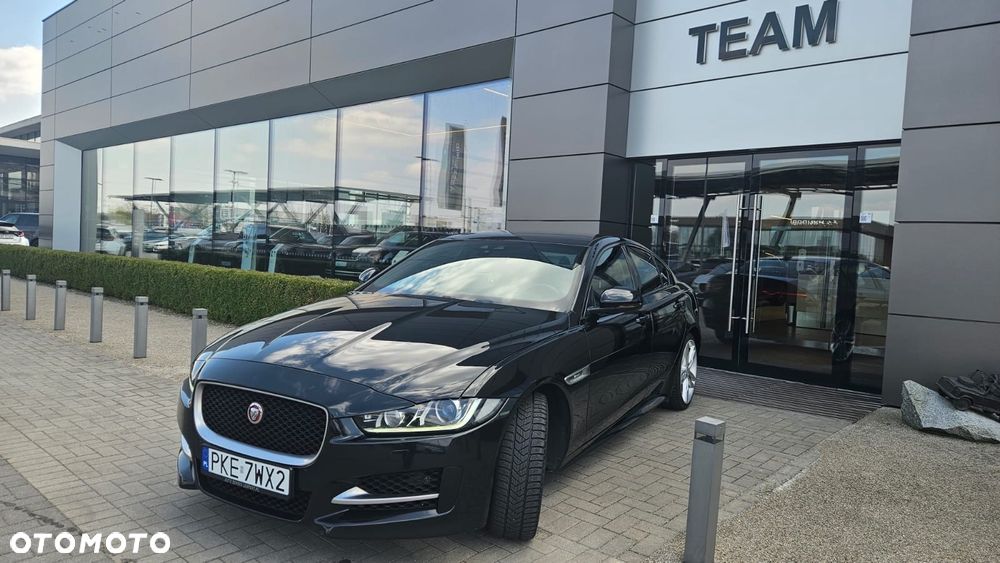 Jaguar XE - 4