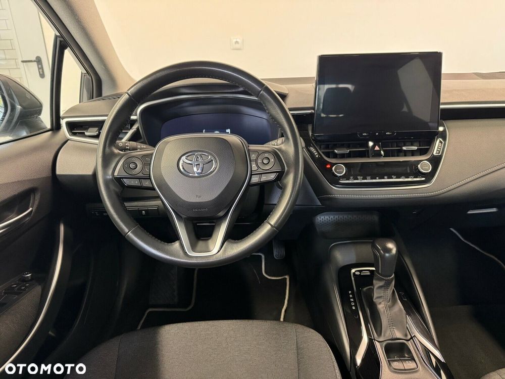 Toyota Corolla - 12