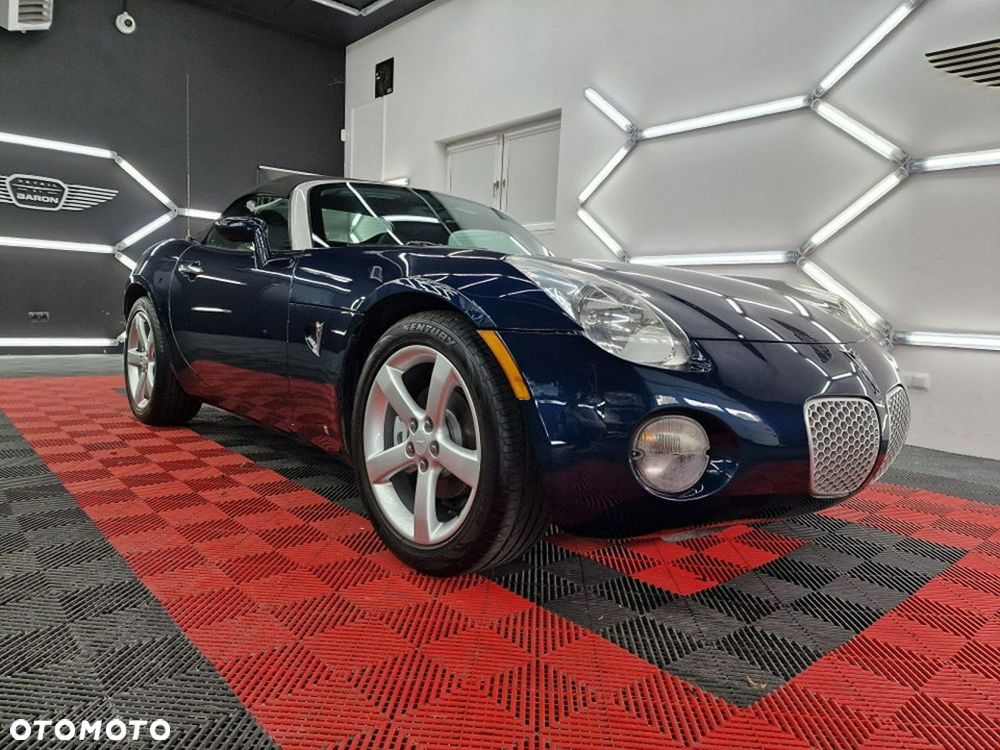 Pontiac Solstice - 2