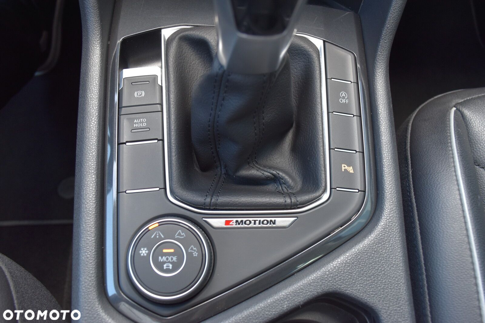 Volkswagen Tiguan 2.0 TDI SCR 4Mot Elegance DSG - 25