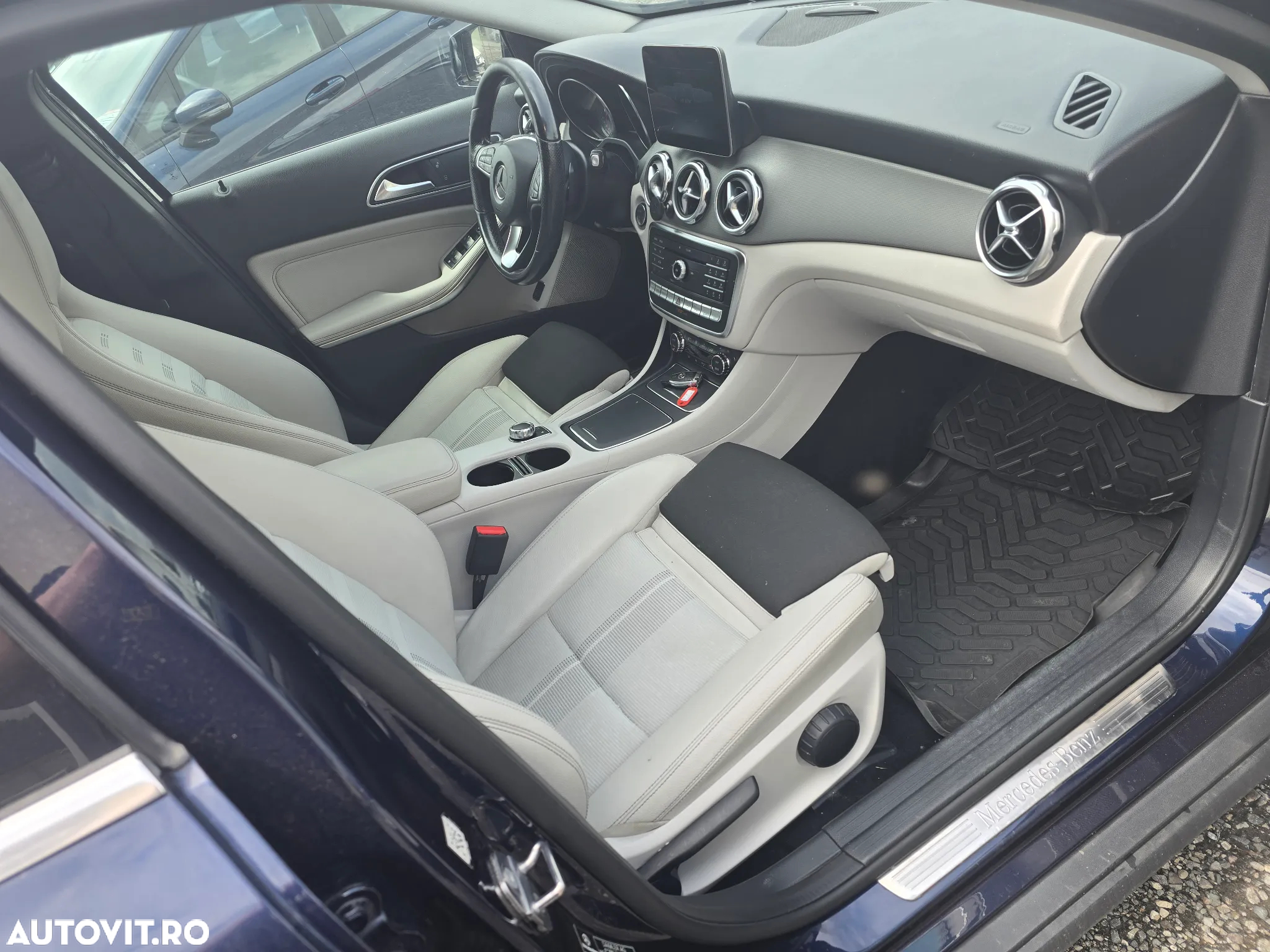 Mercedes-Benz GLA 200 d 4MATIC Aut. - 12