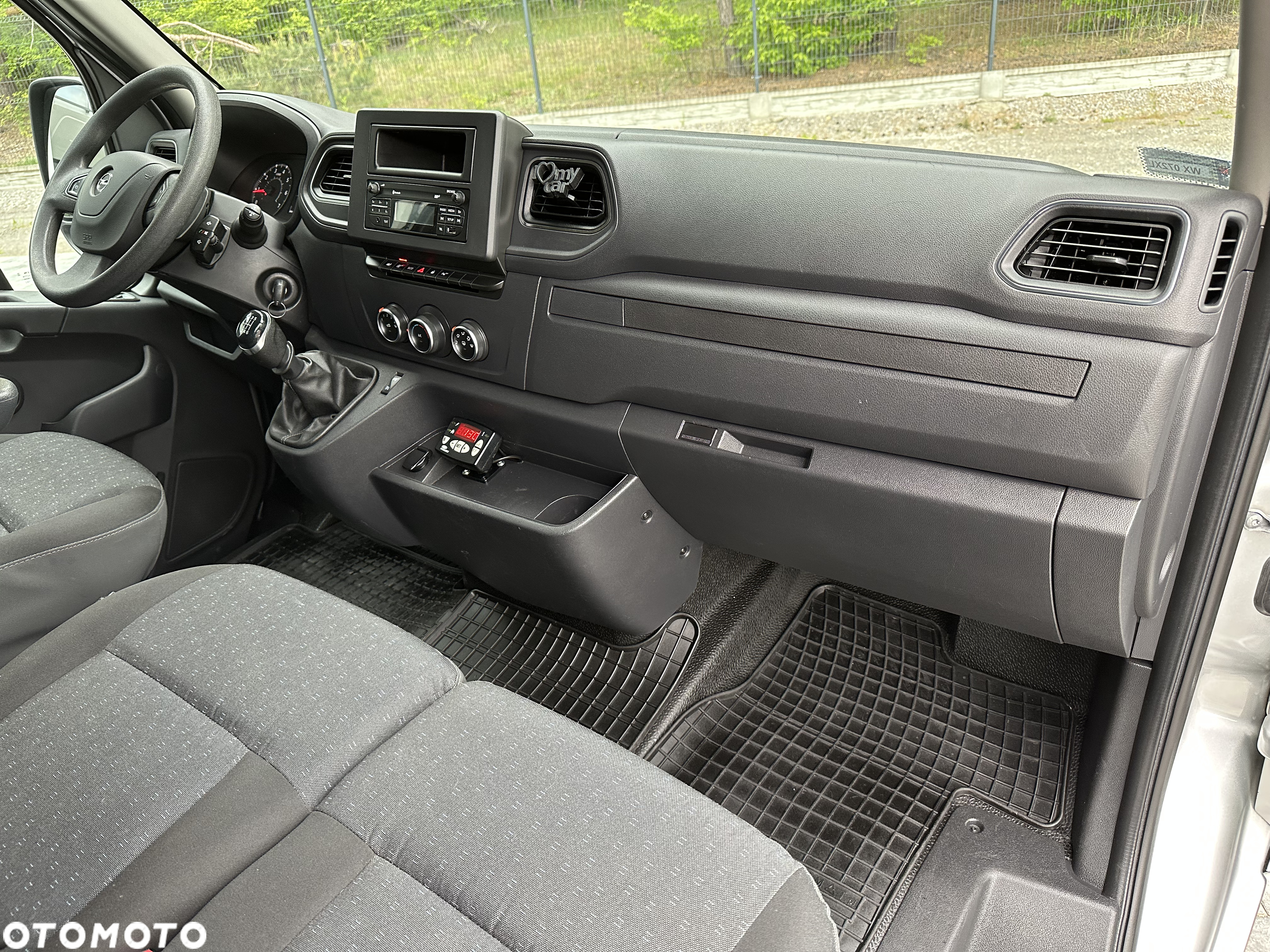 Renault Master L3H2 Chłodnia Carrier Xarios 350 / Zasilanie postojowe 230V / Bogata wersja wyposażenia / Lakier srebrny metalik / Salon PL / FV23% - 31