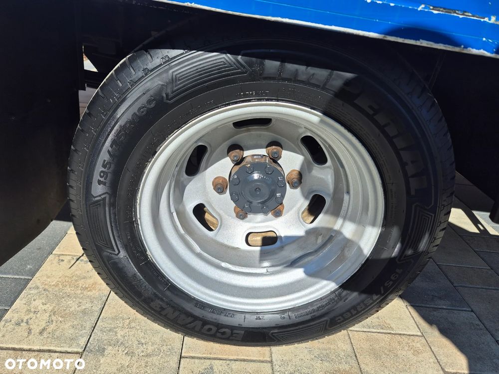 Iveco DAILY 40C18 180KM DO PRZEWOZU ZWIERZAT BYDŁA KONIOWÓZ - 24
